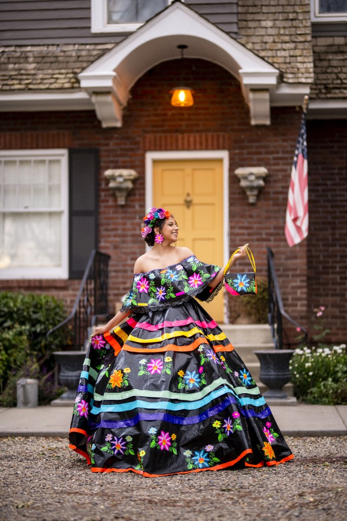 Teen wins scholarship with Duck tape prom dress honoring her Texan, Mexican  roots – Tejano Nation